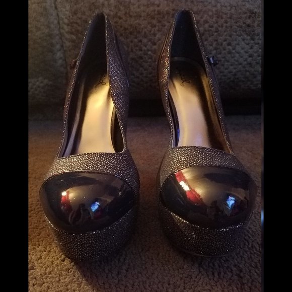 Cap Toe Platform Navy and Silver 5.5" Stiletto Heels - Picture 1 of 4
